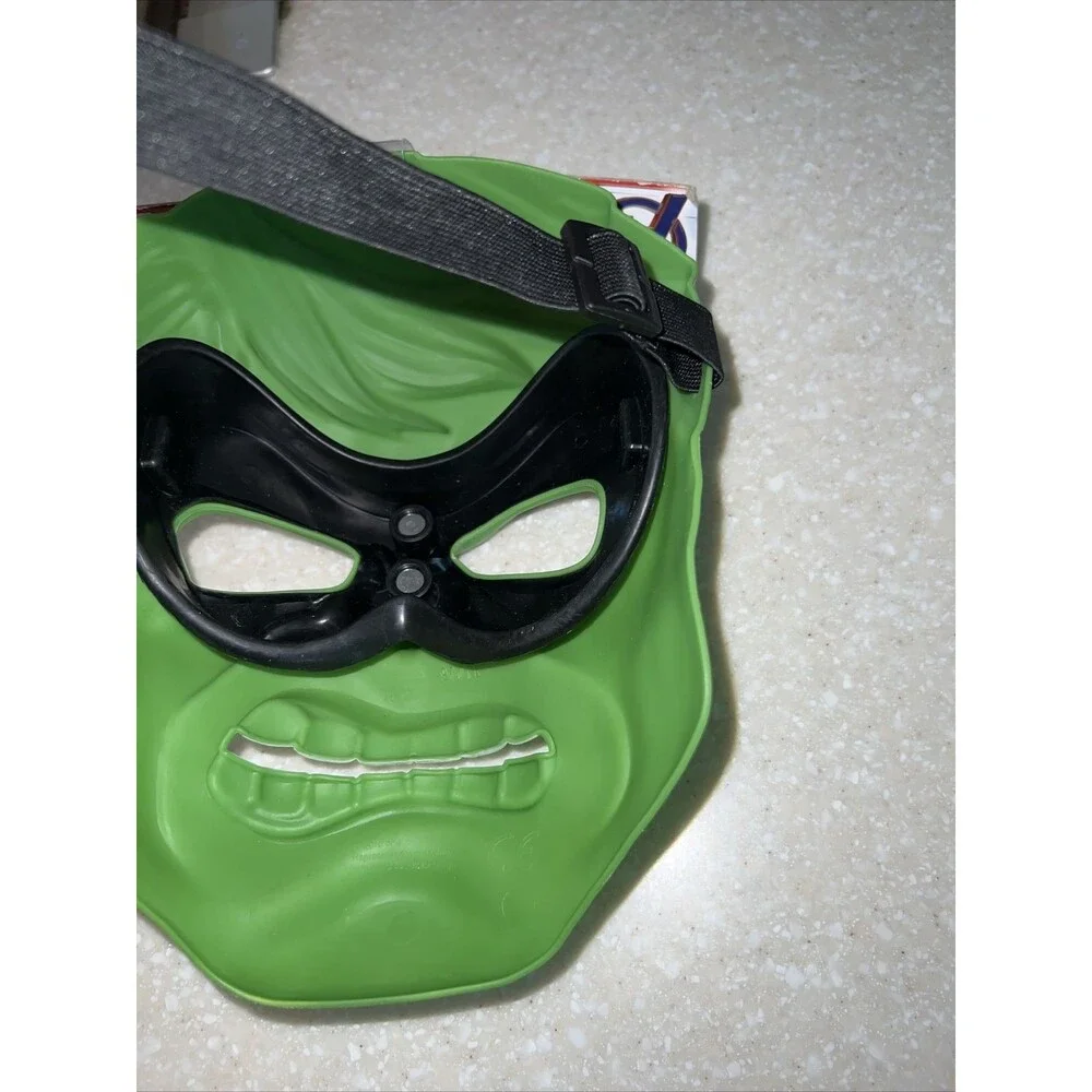NWT The Incredible HULK Marvel Avengers Hasbro Green Dress Up Play Mask Costume